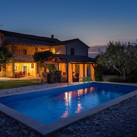 Lavanda Apartments & Room Sveti Lovreč Pazenatički Dış mekan fotoğraf