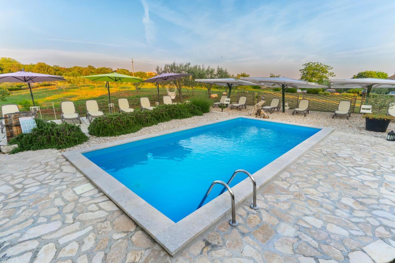 Lavanda Apartments & Room Sveti Lovreč Pazenatički Dış mekan fotoğraf