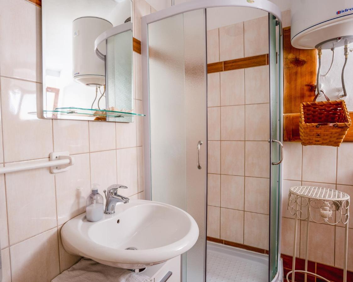 Lavanda Apartments & Room Sveti Lovreč Pazenatički Dış mekan fotoğraf