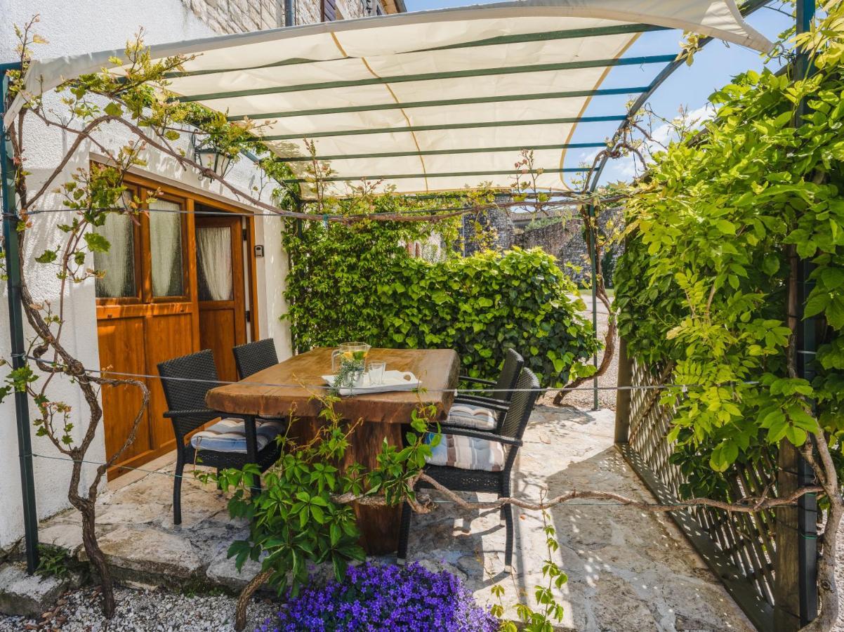Lavanda Apartments & Room Sveti Lovreč Pazenatički Dış mekan fotoğraf