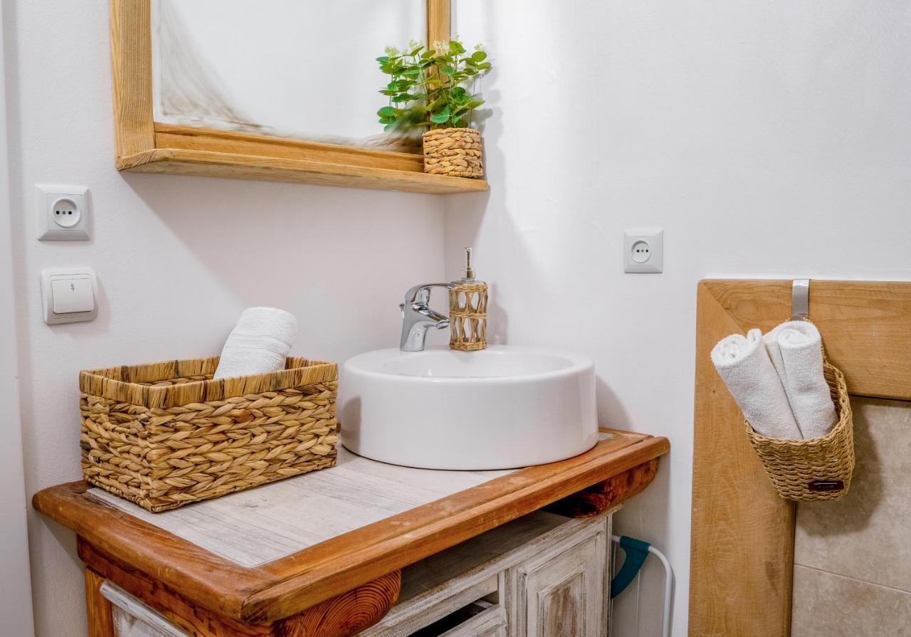 Lavanda Apartments & Room Sveti Lovreč Pazenatički Dış mekan fotoğraf