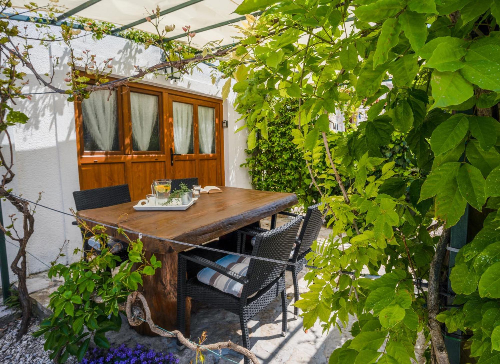 Lavanda Apartments & Room Sveti Lovreč Pazenatički Oda fotoğraf